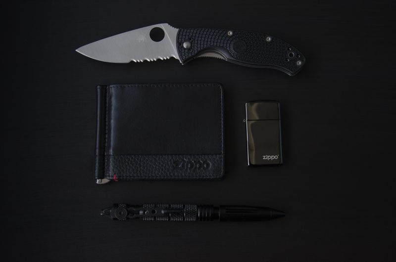 SPYDERCO Zatvárací nôž Tenacious Linerlock Black (SC122PSBK)