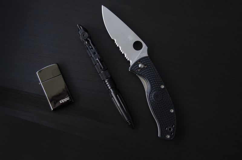 SPYDERCO Zatvárací nôž Tenacious Linerlock Black (SC122PSBK)